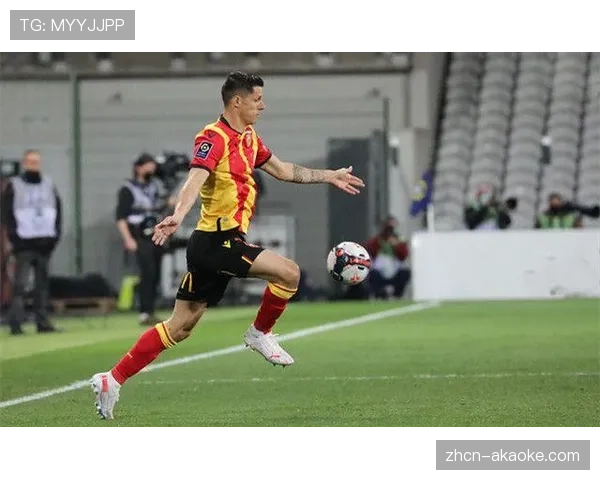 朗斯防守稳固前12轮仅丢11球，与巴黎马赛并列最少